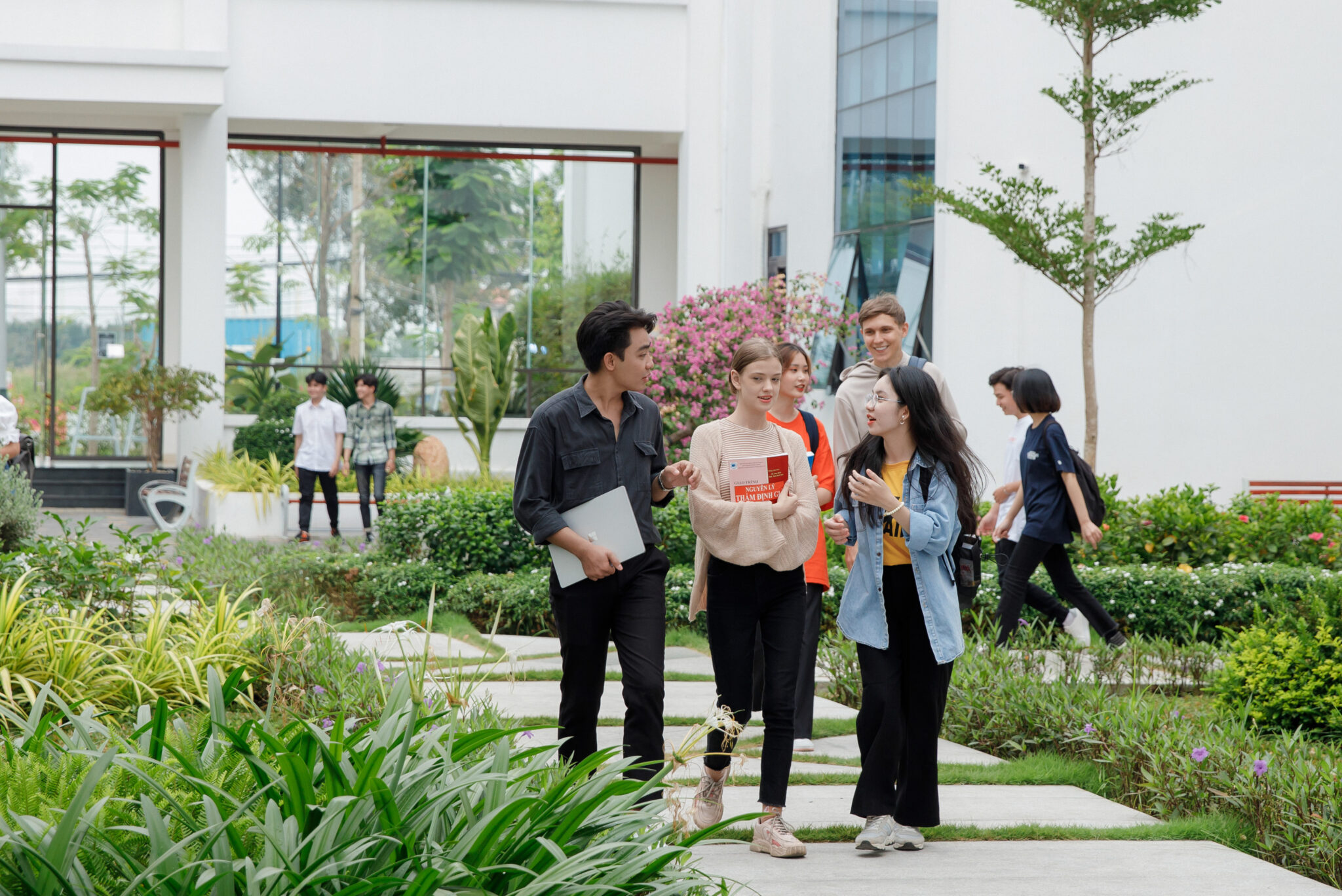 Tại sao chọn UEH - Công nhận chất lượng